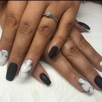 Nails - Marble & Black