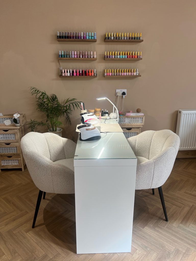 Nail Station